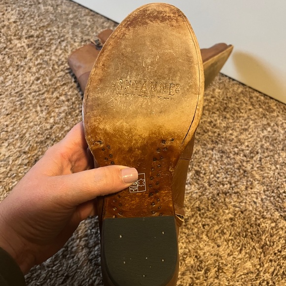 Darling Shyanne booties with slight heel. So pretty! size 9.5, true to size. - Picture 5 of 5